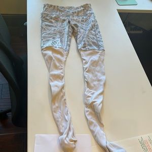 xs Alo Yoga leggings